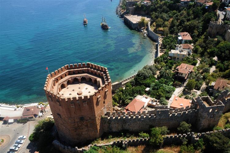 View of Kızılkule Red Tower, the landmark of Alanya's harbor