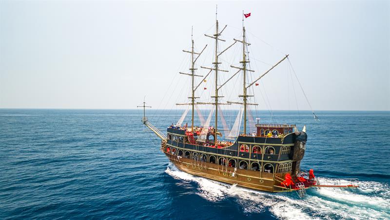 Alanya Boat Trip with swimming breaks, sea caves and scenic Mediterranean views