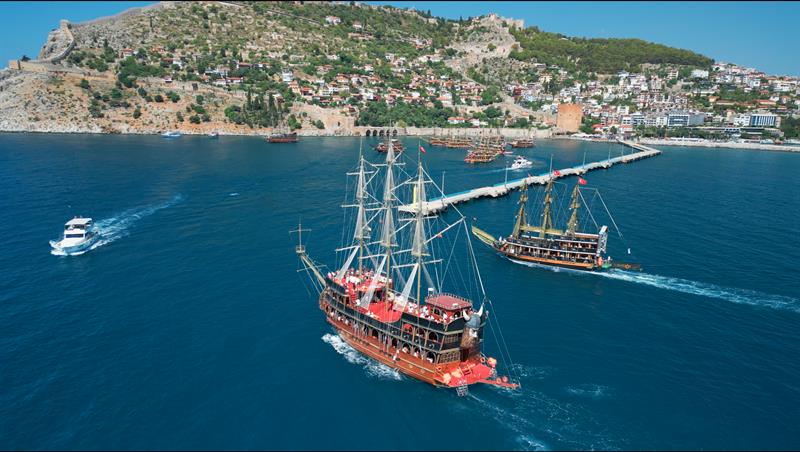 Alanya Boat Trip with swimming breaks, sea caves and scenic Mediterranean views