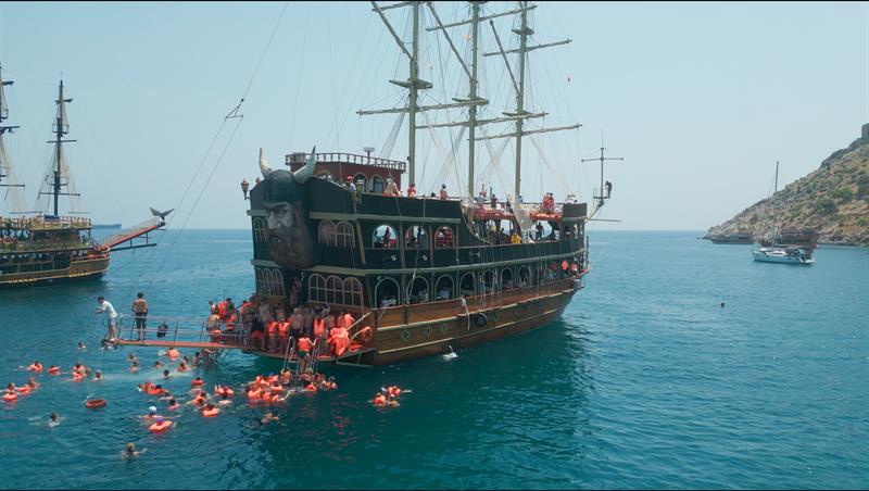 Alanya Boat Trip with swimming breaks, sea caves and scenic Mediterranean views