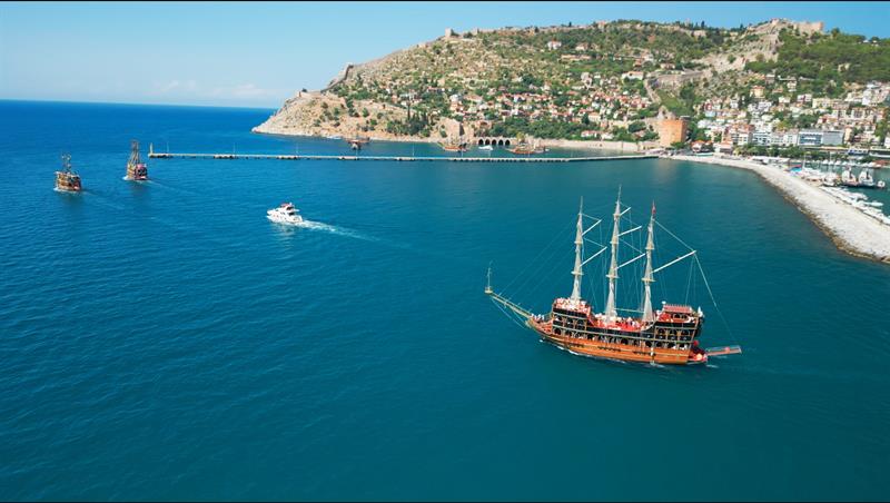 Alanya Boat Trip with swimming breaks, sea caves and scenic Mediterranean views