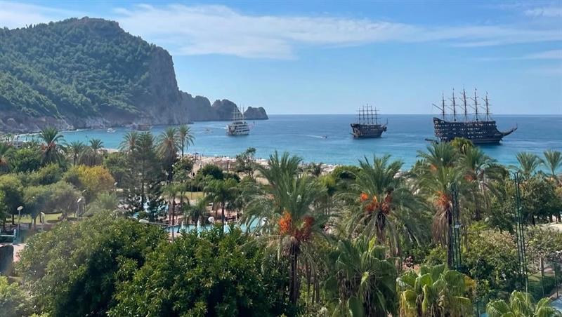 Alanya Boat Trip with swimming breaks, sea caves and scenic Mediterranean views