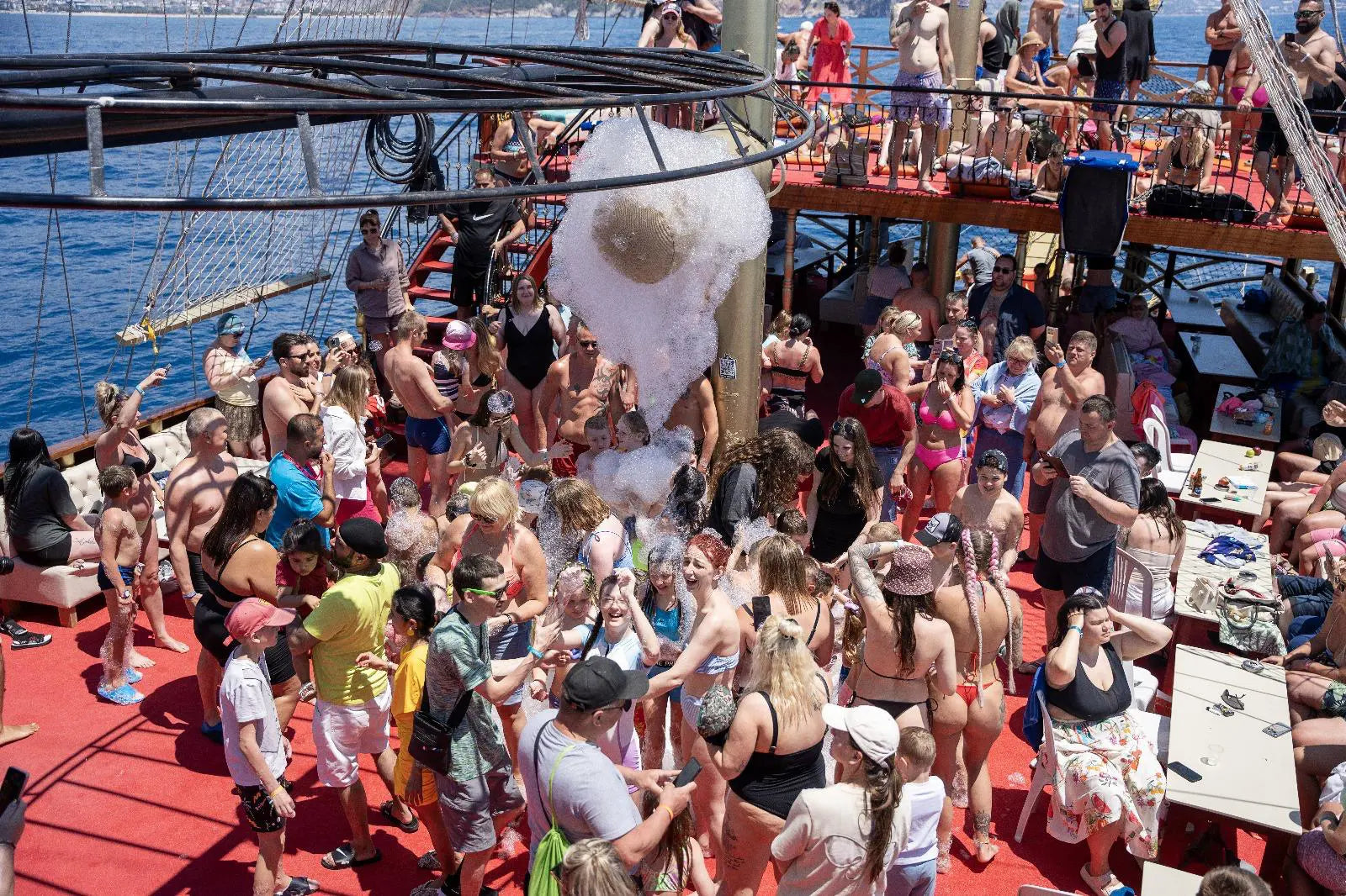 Alanya Boat Trip with swimming breaks, sea caves and scenic Mediterranean views
