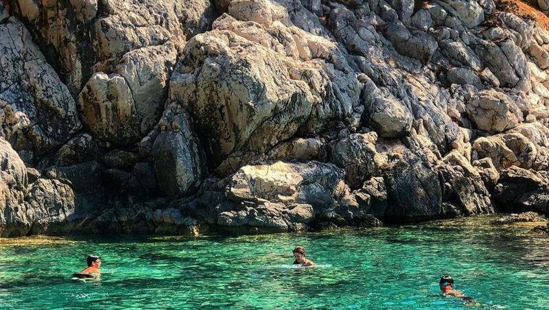 Alanya Boat Trip with swimming breaks, sea caves and scenic Mediterranean views