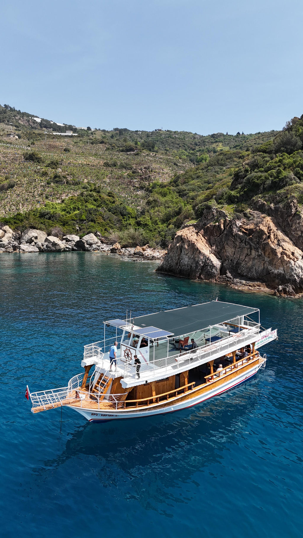 Alanya Relax Boat Tour to Delik Deniz and Kral Koyu with swimming breaks, sea caves and scenic Mediterranean views