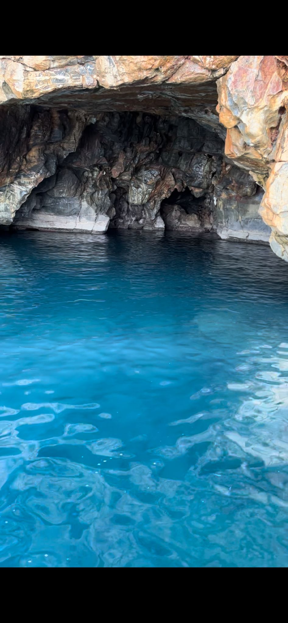 Alanya Relax Boat Tour to Delik Deniz and Kral Koyu with swimming breaks, sea caves and scenic Mediterranean views