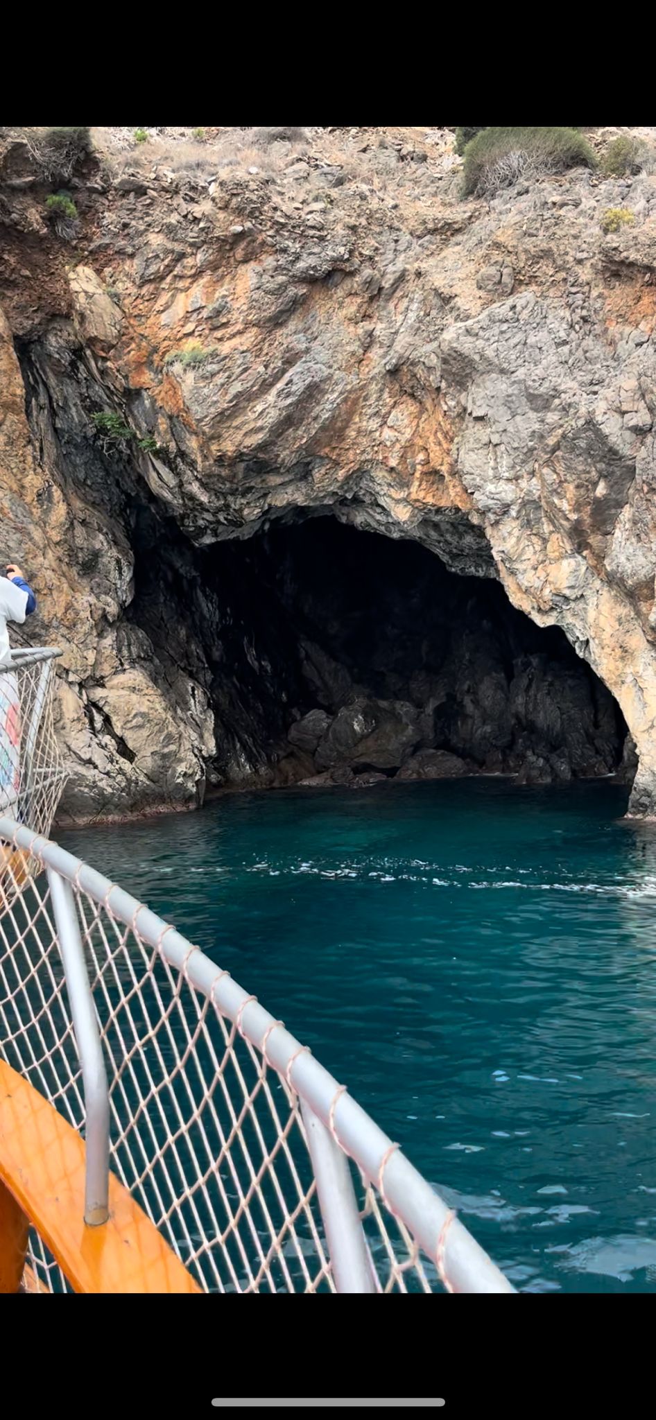 Alanya Relax Boat Tour to Delik Deniz and Kral Koyu with swimming breaks, sea caves and scenic Mediterranean views