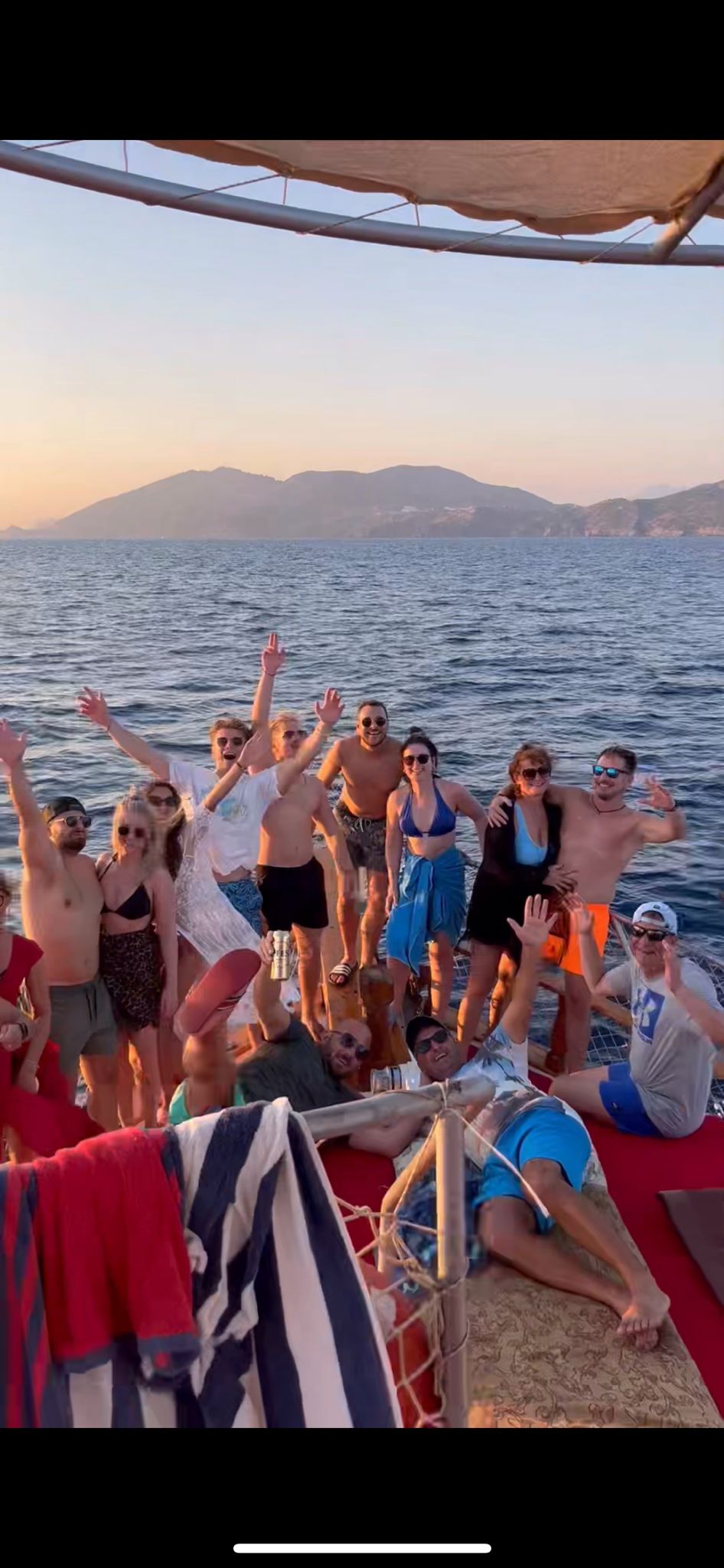 Alanya Relax Boat Tour to Delik Deniz and Kral Koyu with swimming breaks, sea caves and scenic Mediterranean views