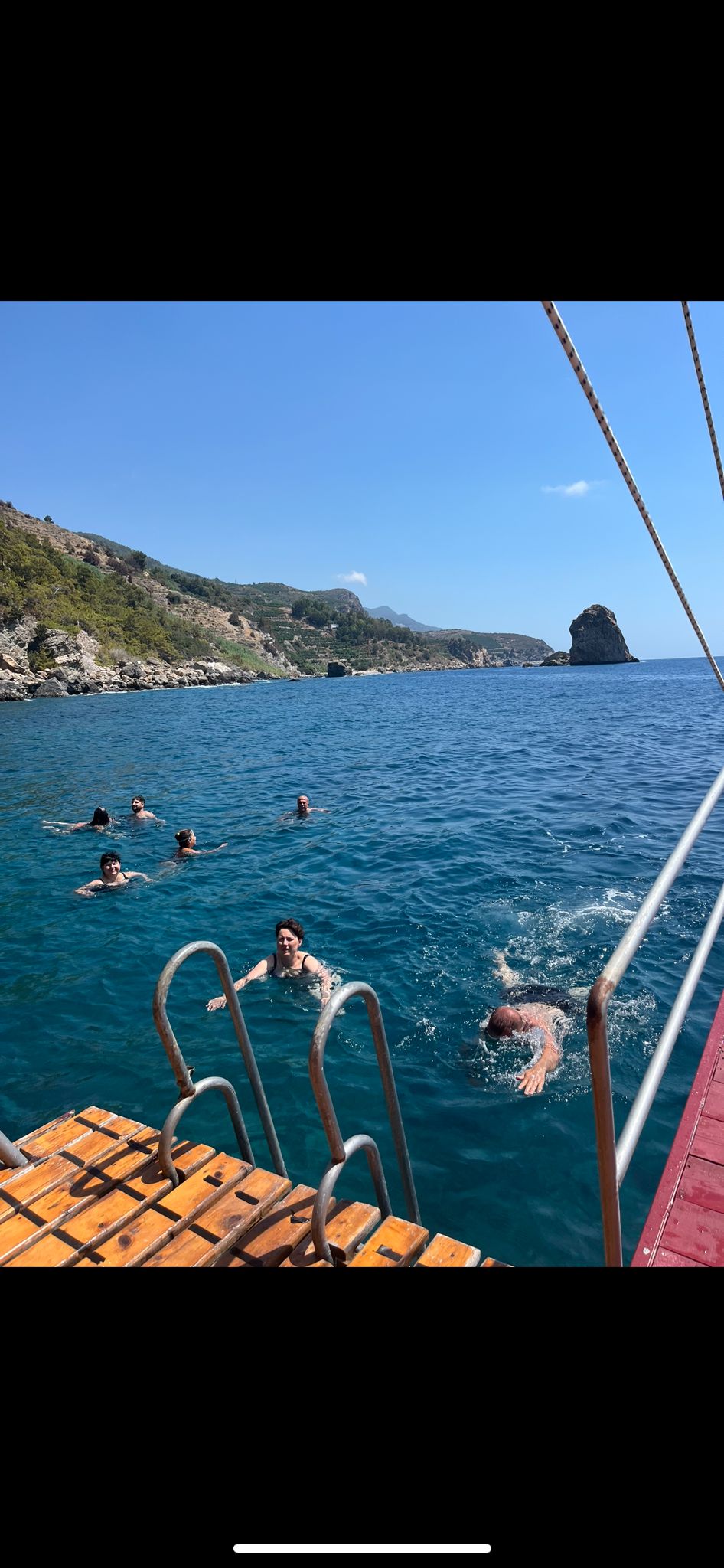Alanya Relax Boat Tour to Delik Deniz and Kral Koyu with swimming breaks, sea caves and scenic Mediterranean views