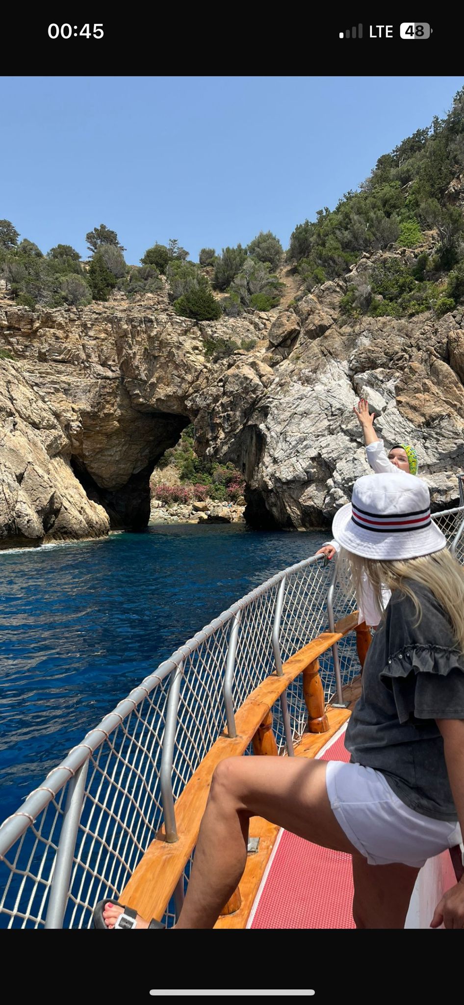 Alanya Relax Boat Tour to Delik Deniz and Kral Koyu with swimming breaks, sea caves and scenic Mediterranean views