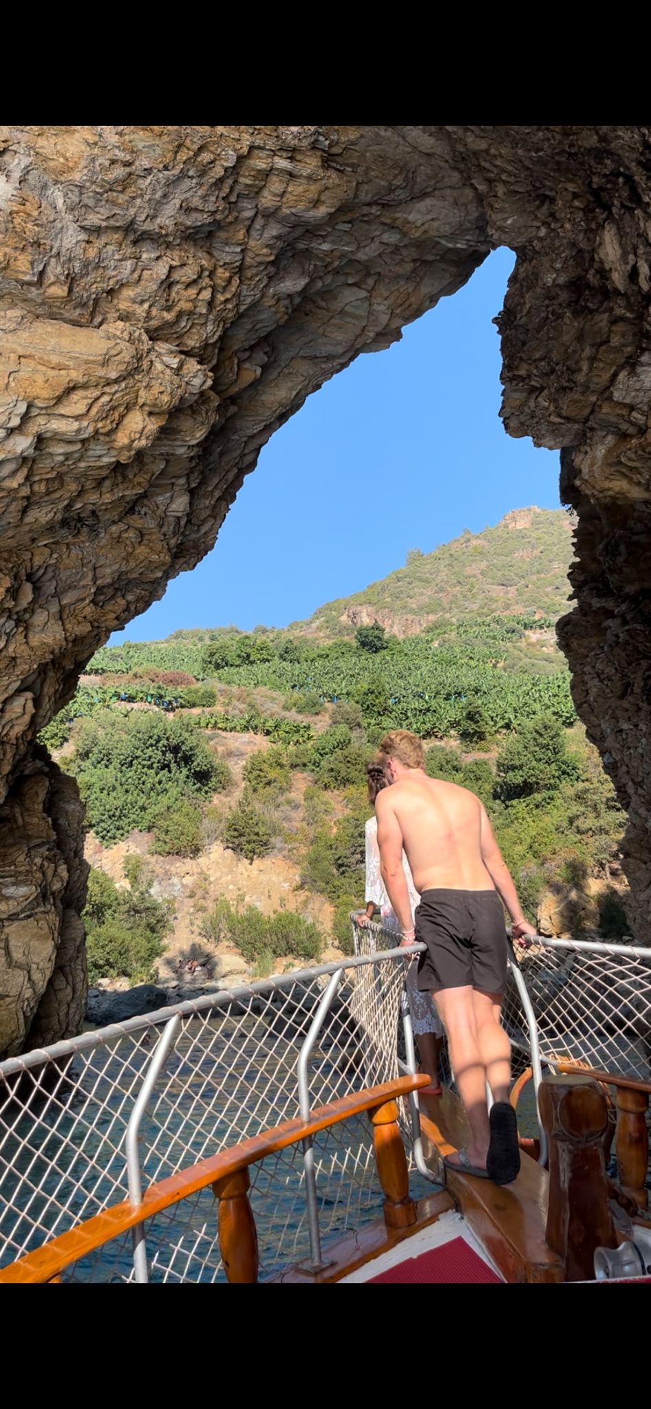 Alanya Relax Boat Tour to Delik Deniz and Kral Koyu with swimming breaks, sea caves and scenic Mediterranean views