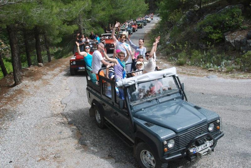 Alanya Jeep Safari Tour with off-road vehicles in the Taurus Mountains