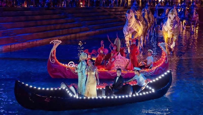 Land of Legends Night Show Tour from Alanya with lights, music and live performances