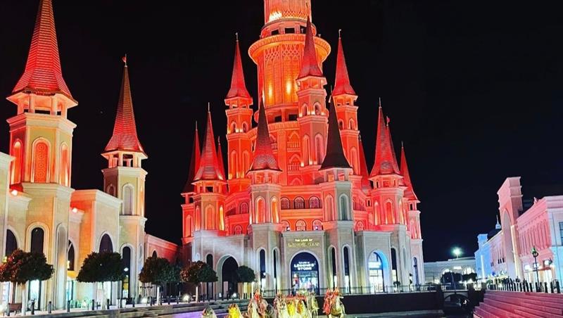Land of Legends Night Show Tour from Alanya with lights, music and live performances