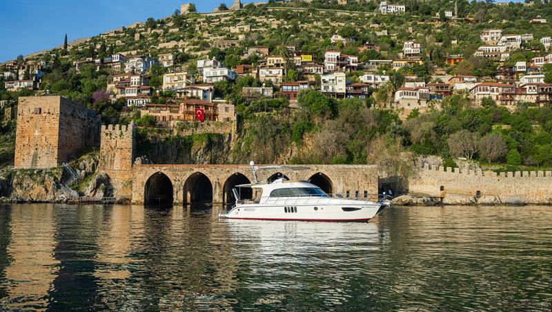 Alanya Private Boat Tour with exclusive yacht experience, swimming breaks and scenic Mediterranean views