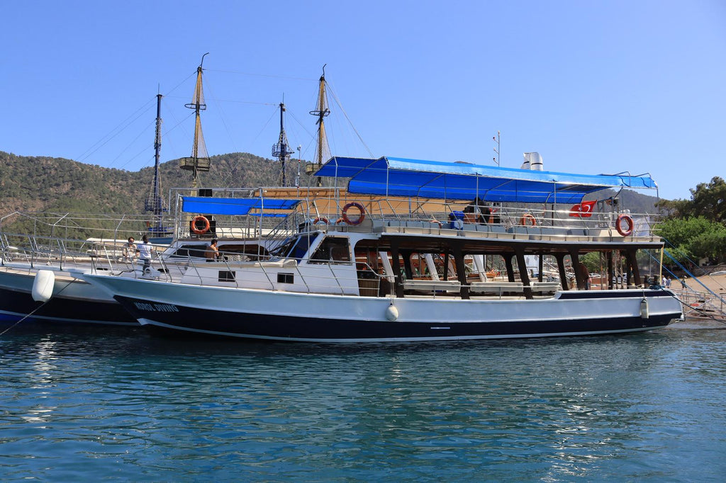 Alanya Relax Boat Tour with swimming breaks, peaceful sea views and a relaxing Mediterranean cruise