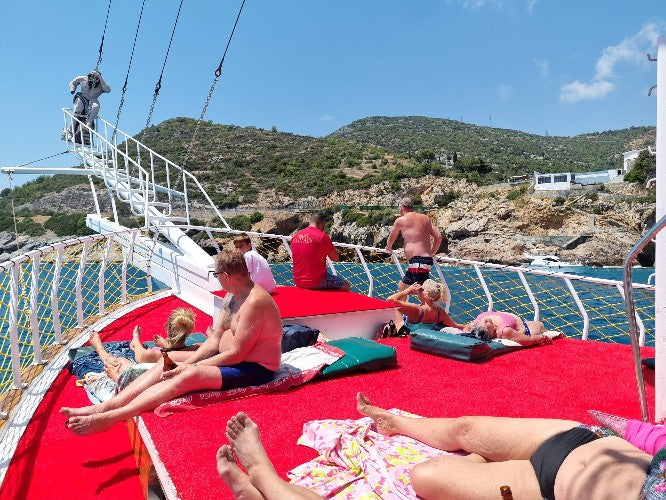 Alanya Relax Boat Tour with swimming breaks, peaceful sea views and a relaxing Mediterranean cruise