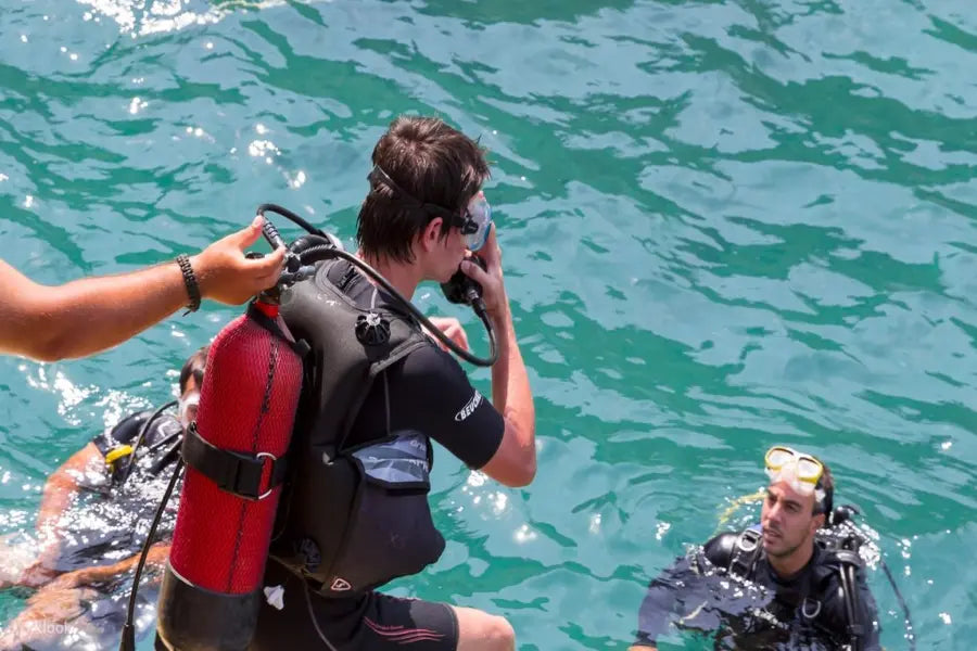 Alanya Scuba Diving Tour with underwater adventure, marine life and clear Mediterranean waters