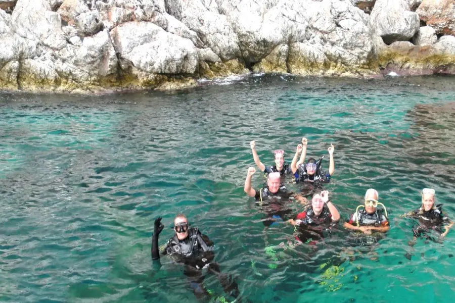 Alanya Scuba Diving Tour with underwater adventure, marine life and clear Mediterranean waters