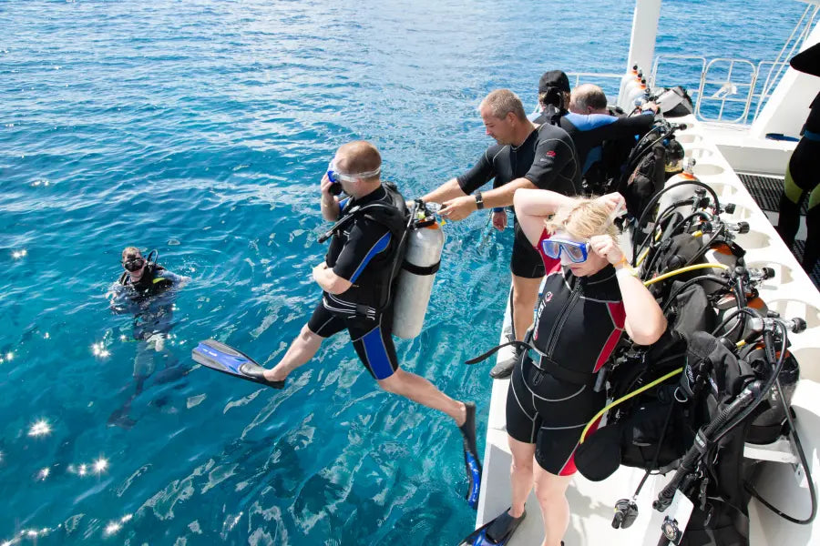 Alanya Scuba Diving Tour with underwater adventure, marine life and clear Mediterranean waters