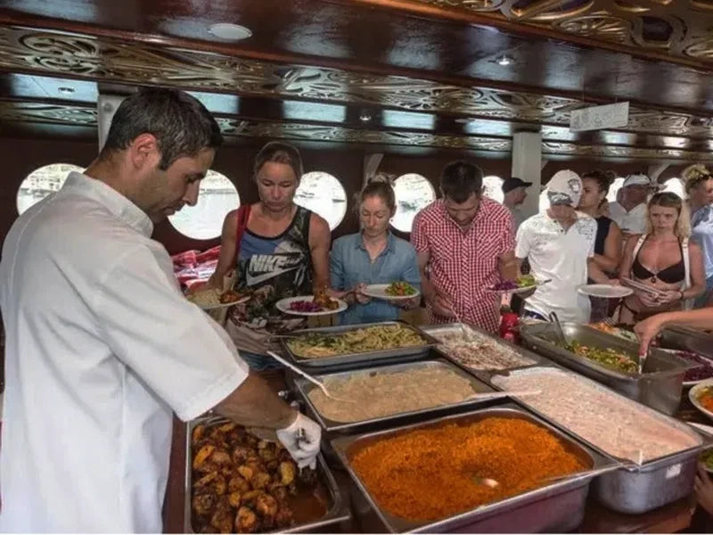 Alanya Sunset Boat Trip with Mediterranean sunset, sea views and relaxing evening cruise